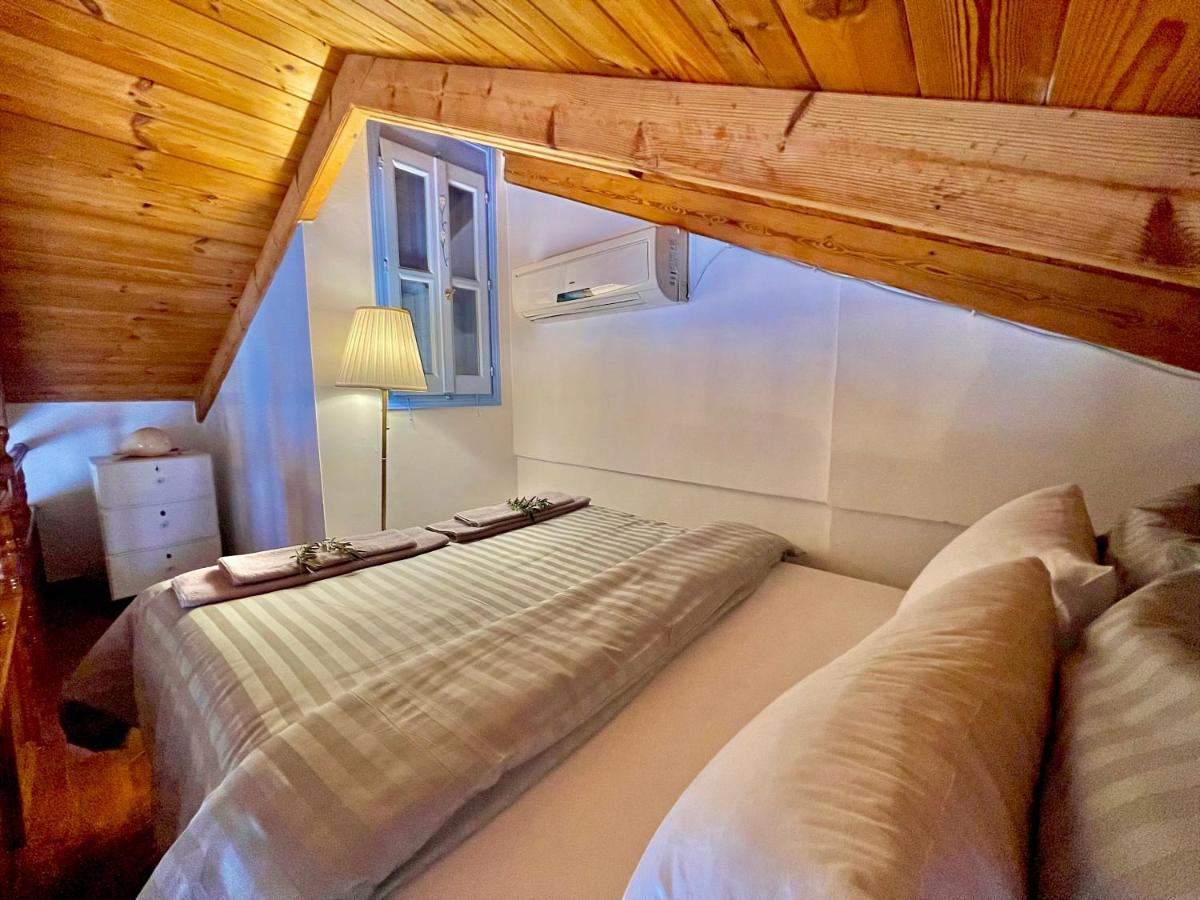 Ferienwohnung Nikolakis, Seafront - Harbor View Symi Exterior foto